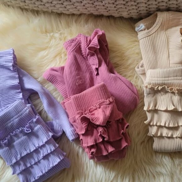 Baby Gap Lot of 3 Ribbed-Knit Rufflebutt Outfits, Size 0-3 month - Picture 3 of 4